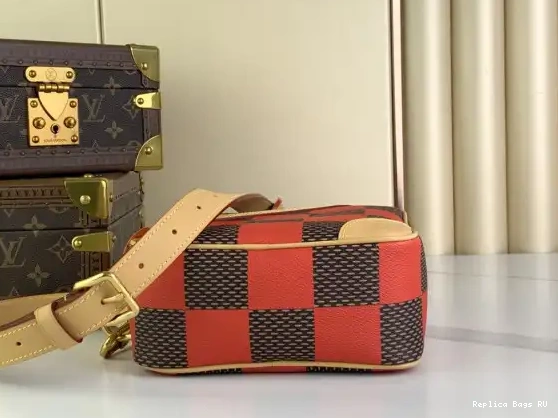 Cheap Chess LOUIS VUITTON Messenger-24*24*8CM 0617